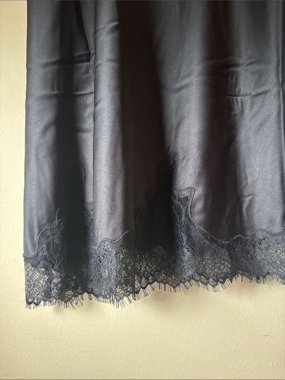 Scoop Women's Black Midi Slip Skirt with Lace Trim - Picture 7 of 12